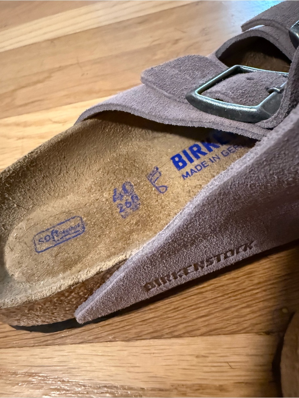 Like New Birkenstock Softbed Arizona Sandal in Soft Purple - Picture 2 of 4